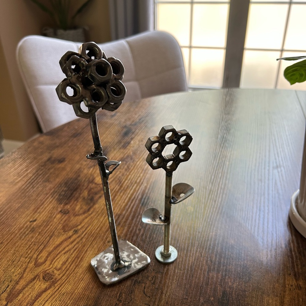 Metal Flower Sculpture Set
